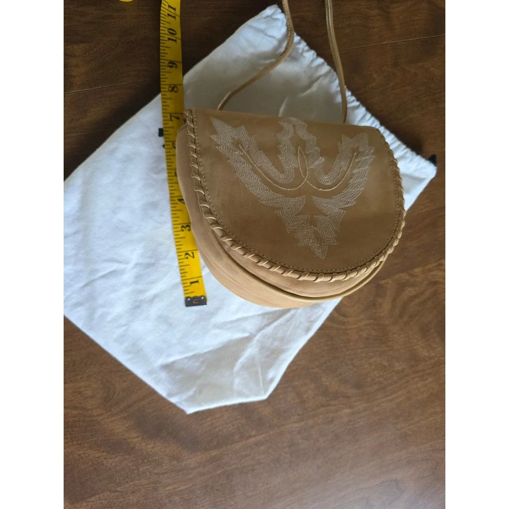 Donald J Pliner Tan Leather Embroidered Saddle Crossbody Bag Whipstitch Detail